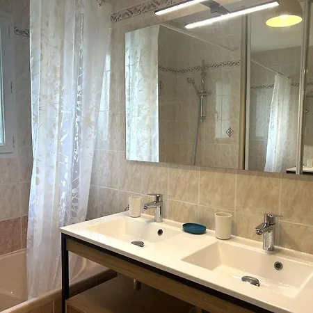 Prázdninový dům Maison Spacieuse, 8 Couchages, 2 Chambres, Proche De La - Fr-1-224-822